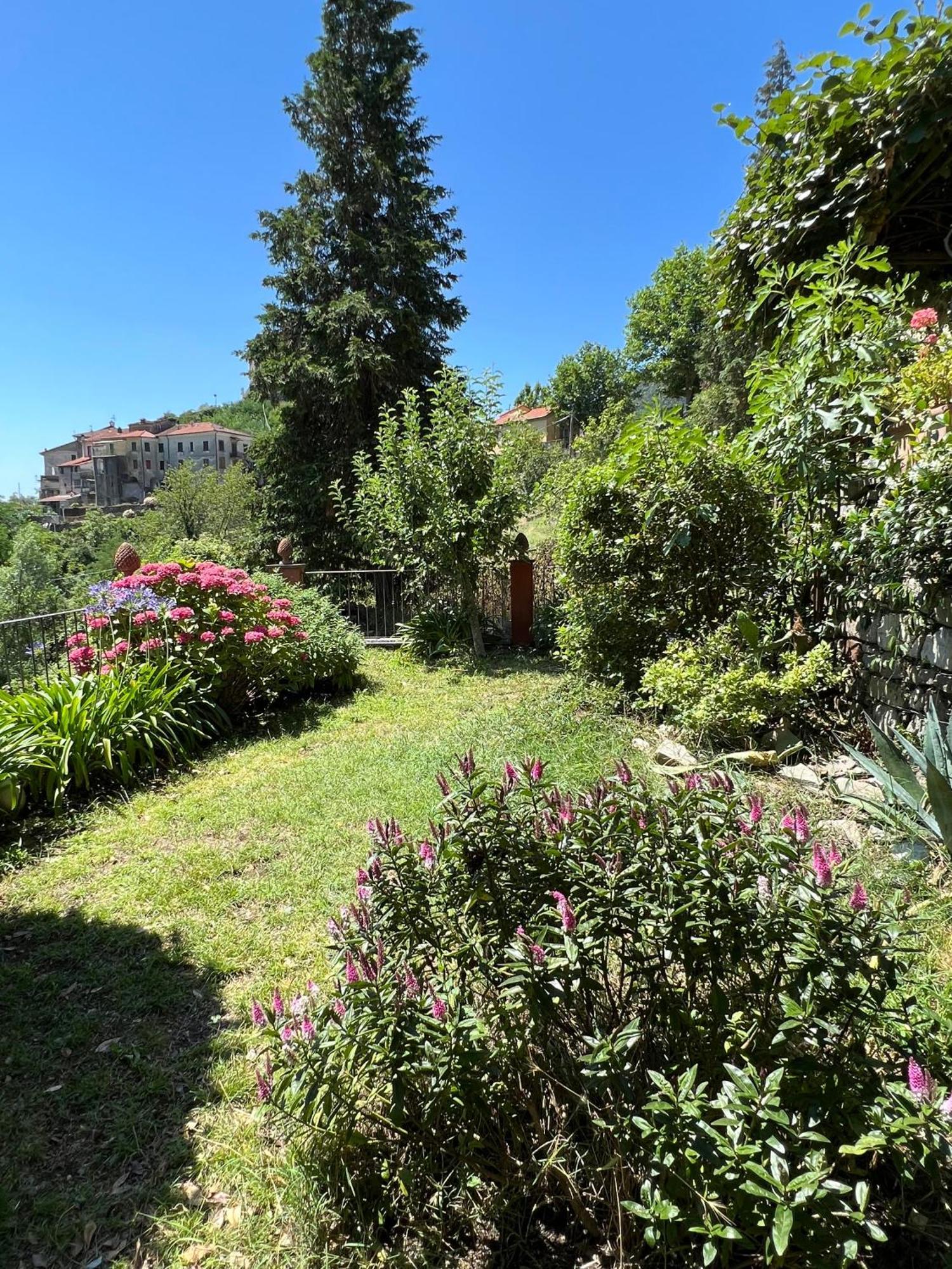 Casa Boru - A Beautiful Fully Restored Spacious House With Fantastic Views Calice al Cornoviglio Exterior photo